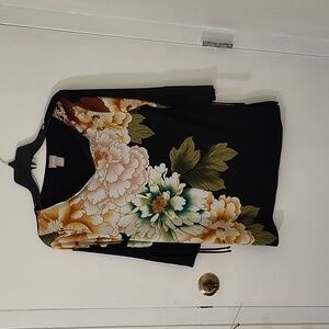 Chico's black floral 1/4 sleeve shirt